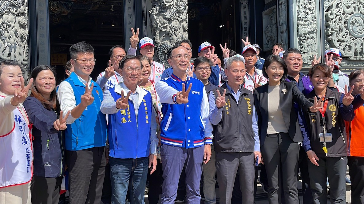 【匯流民調南投立委補選4-4】失利恐同時挫傷朱立倫許淑華 投票率將是藍綠決戰關鍵 44 國民黨主席朱立倫日前親下南投,與南投縣長許淑華、補選候選人林明溱等同台。