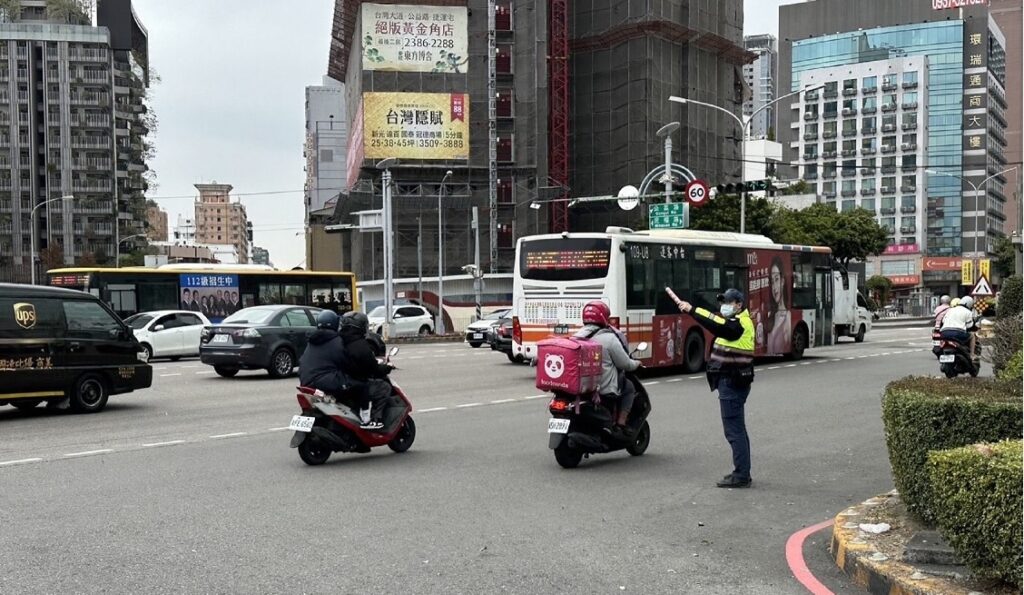 ▲ 中警一分局配合劃於上下班及連假期間編排員警加強交通疏導 (圖/台中市警察局 提供)