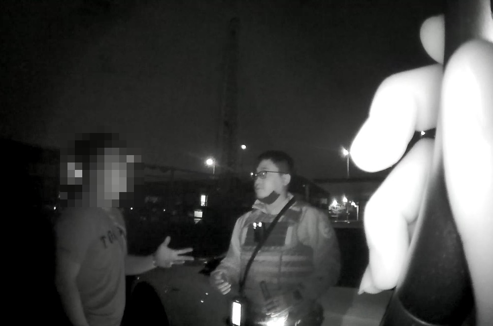 「抽K菸聊天而已啦！已經吸完就算了啦！」 想幫女友人辯解 男慘遭警唸20分鐘緊箍咒