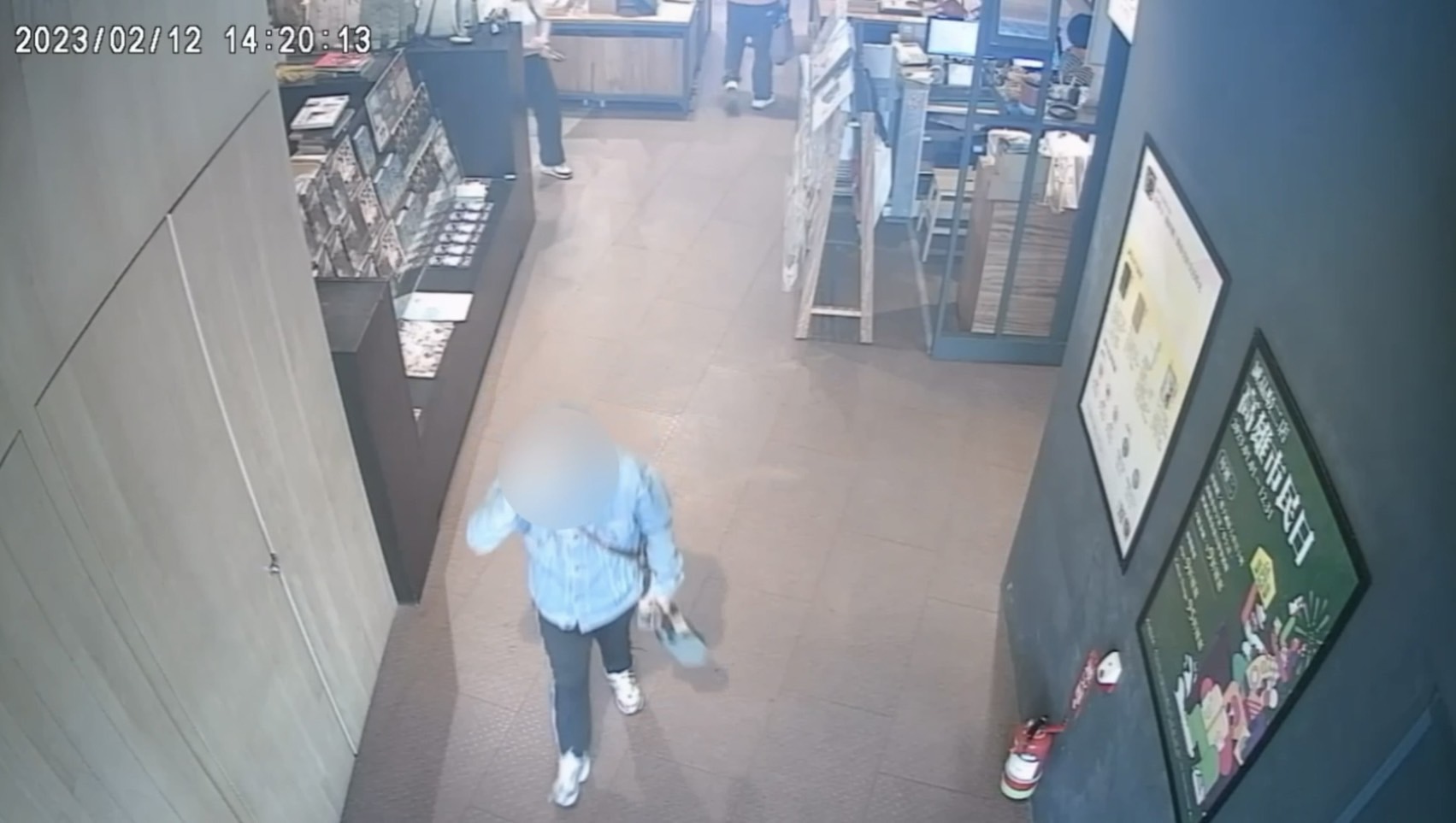 經不起誘惑？竊賊偷書店商品遭警送辦