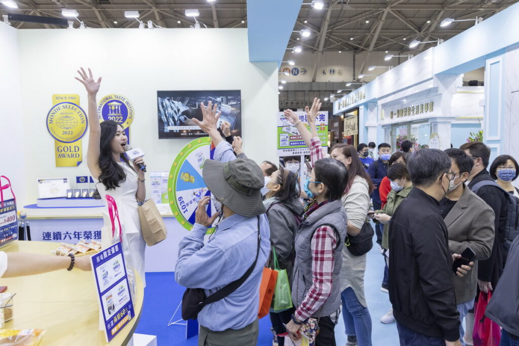 現場將舉辦全天候舞台活動,眾多精選好禮、現烤出爐麵包不定期大放送,有得吃又有得拿!