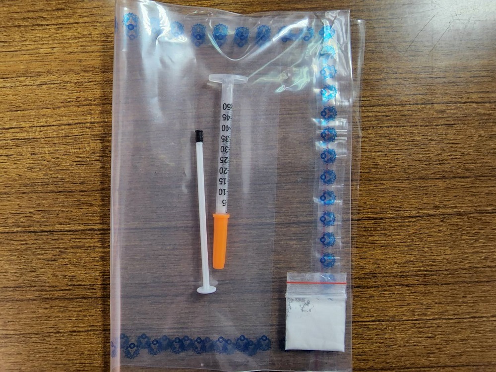 心虛車窗丟毒品 鷹眼警查獲違停男友人涉藏海洛因 70 710373