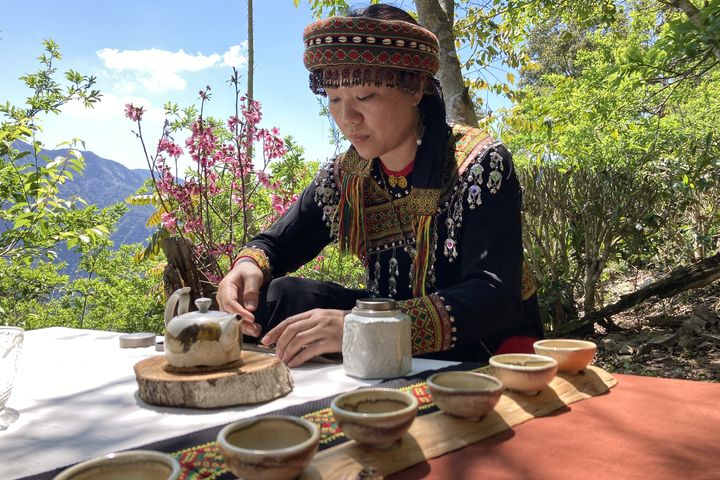 哈娜谷泡茶。 圖:茂林國家風景區管理處/提供