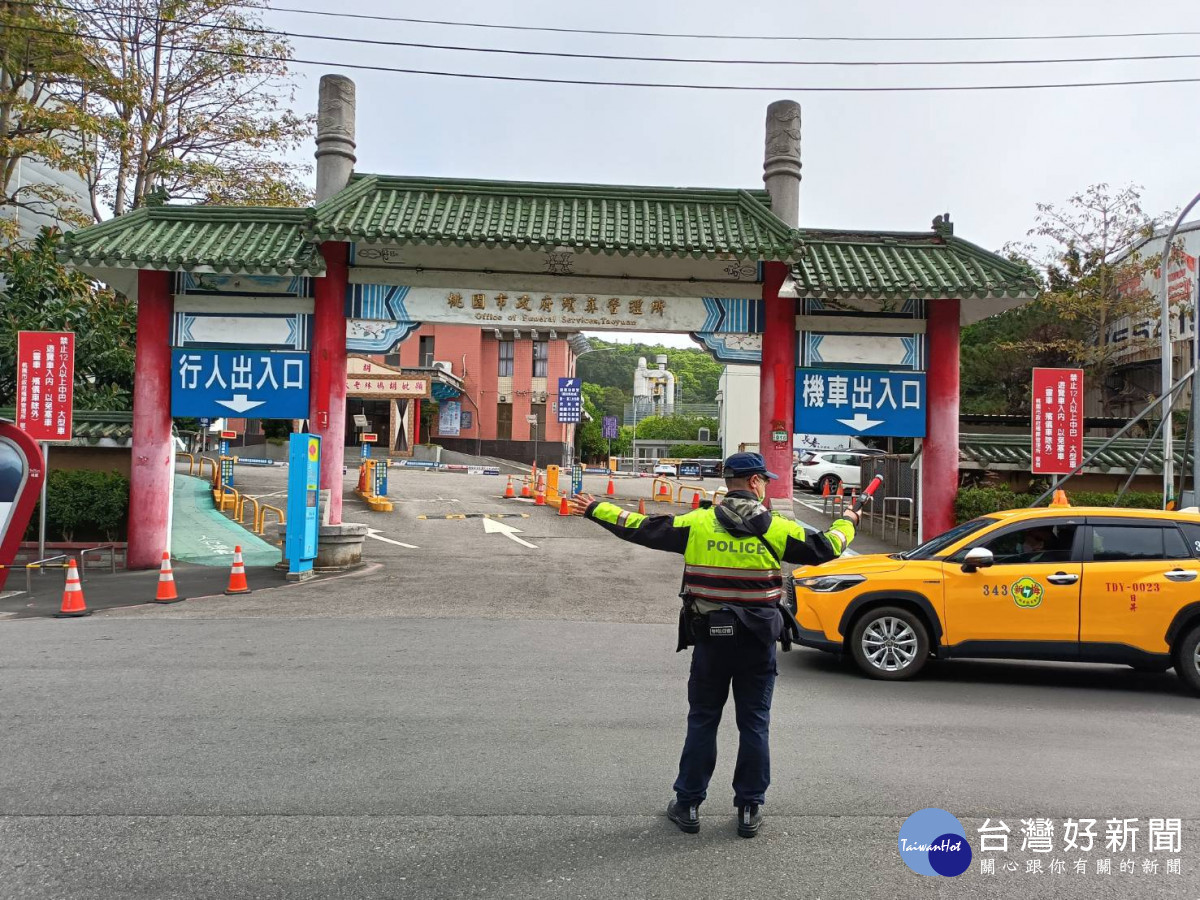 因應228連假提前掃墓人車潮，桃警期前規劃管制疏導。