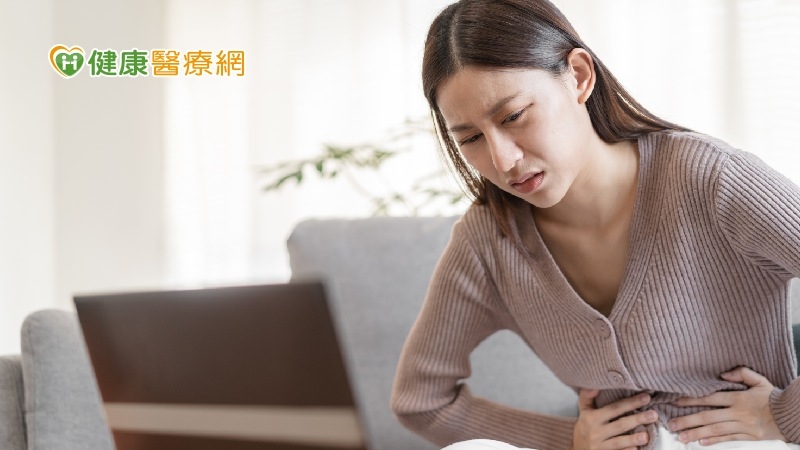 【胃痛專題】劇烈胃痛怎麼辦?中醫詳解:三類辨證與穴位按摩