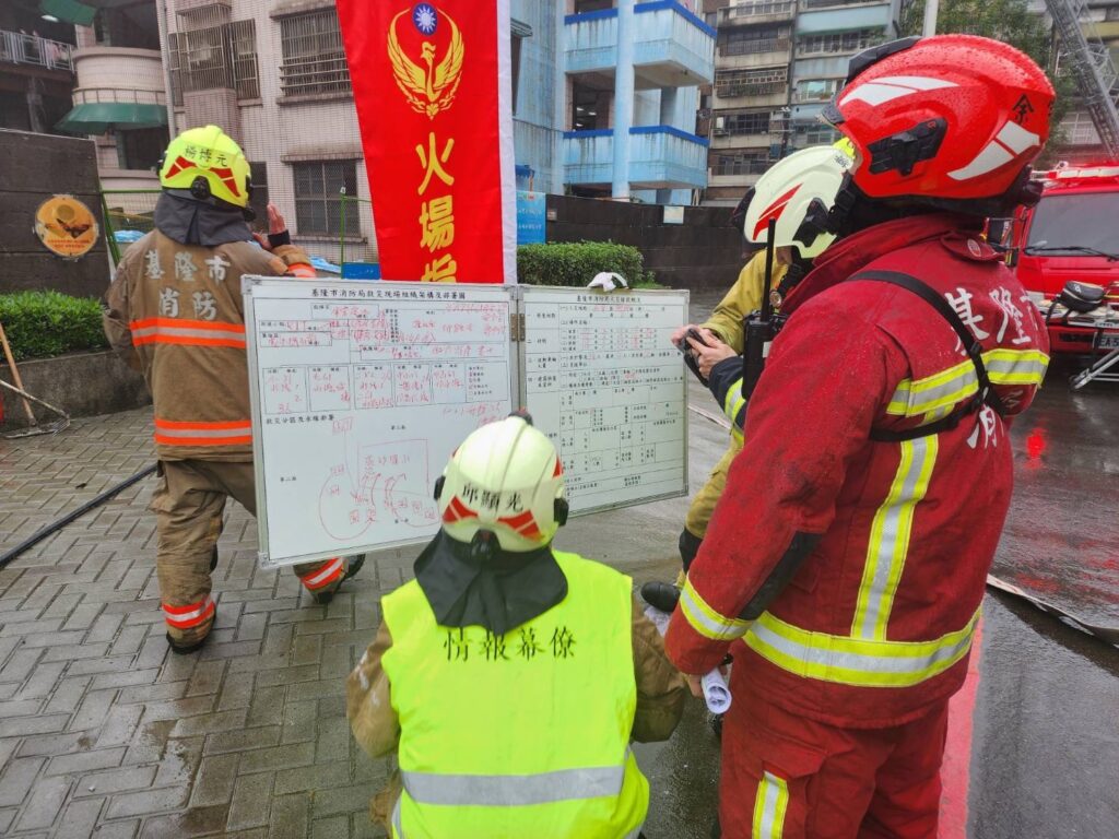 強化太陽光電發電設備消防安全 消防局辦理搶救實兵演練