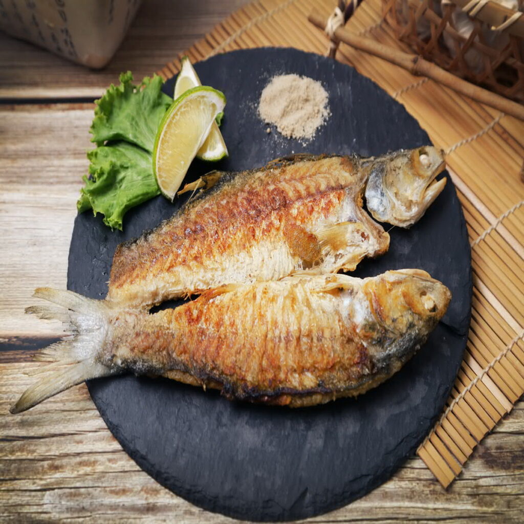 momo「梓官漁會頂級午仔魚」專案組,豪氣端出10尾午仔魚,獨享嚐鮮優惠價1,160元。