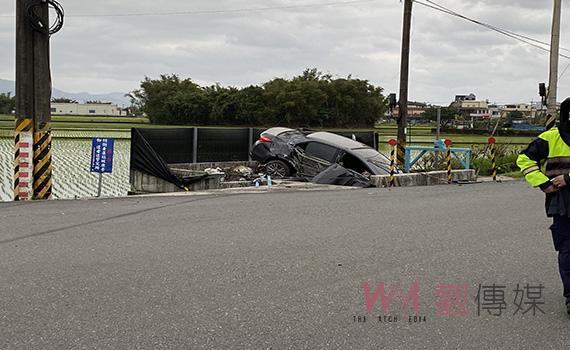 影  / 離奇！車輛掉落水匣門原因找到了