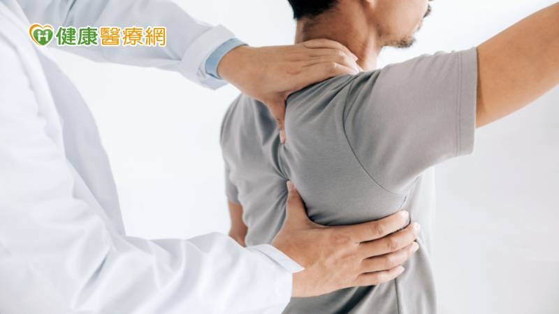 國中老師頻寫黑板釀「這」不舉 中醫針灸三周助緩解