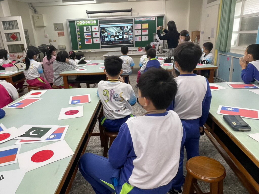 嘉市僑平與四國學生視訊