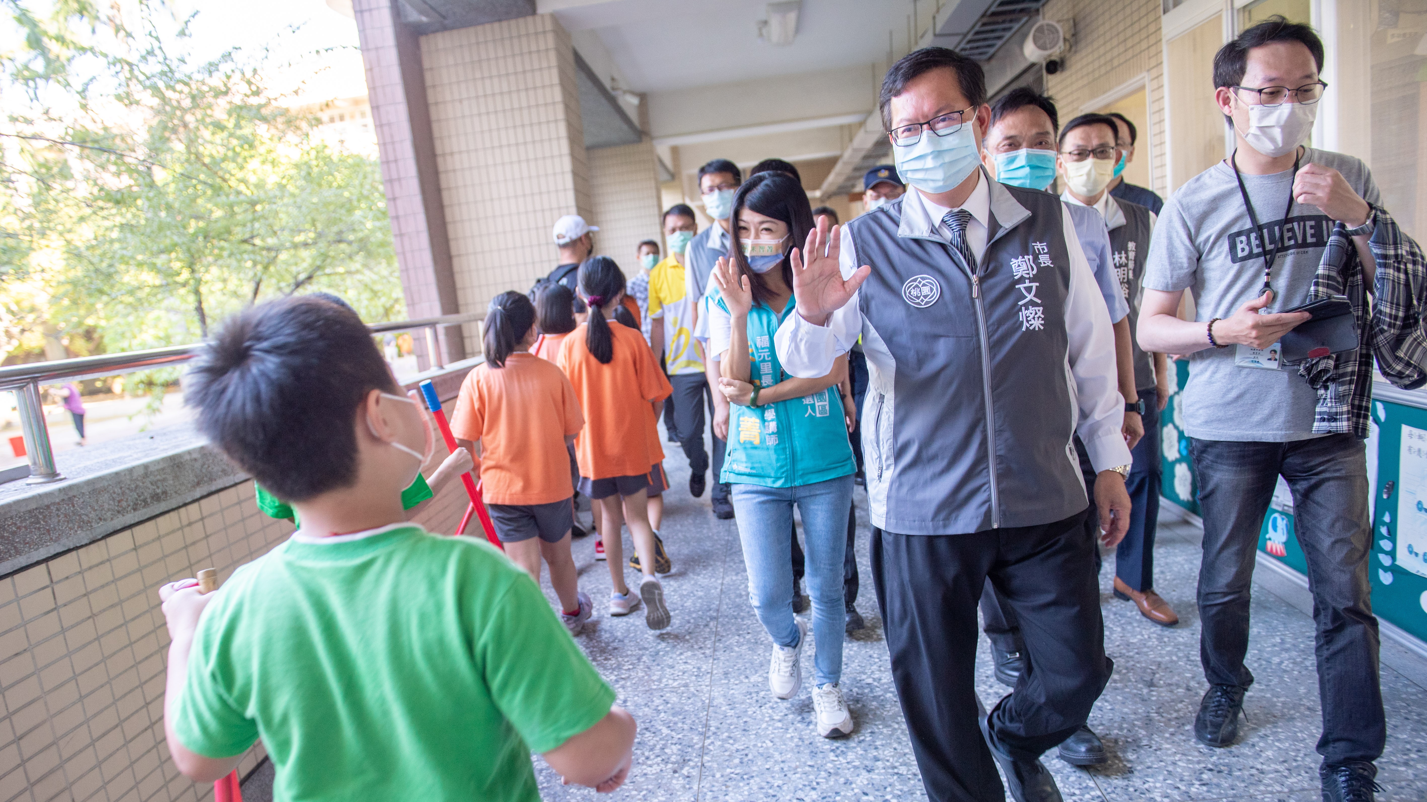 鄭文燦開學日視察校園防疫工作。翻攝桃園市政府官網