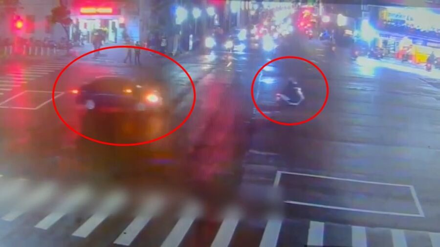 員警幫忙臨盆孕婦開路