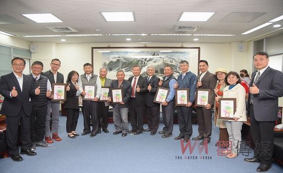 TVBS 信望愛永續基金會等單位協助769戶弱勢 縣府頒感謝狀