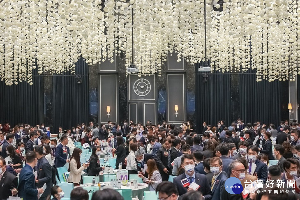 國際人脈交流週匯聚600多位各產業精英,現場熱烈交流。
