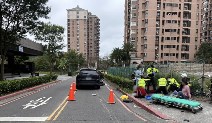 休旅車