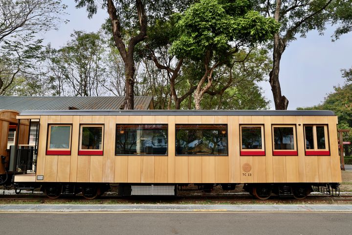 鳴笛出發！阿里山林鐵新世代高質感檜木車廂 「福森號」重磅登場 