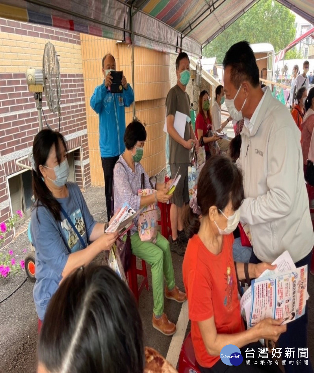 嘉義縣警局深入社區宣導防詐/警方提供