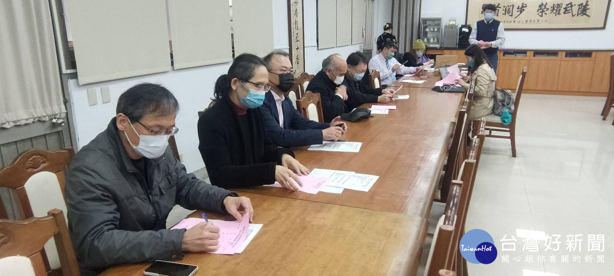 慶祝武陵高中第68屆校慶 校友會甄選出劉漢廷等八位校友接受表揚