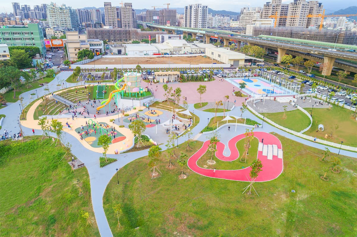 太平新光重劃區具備商圈、公園等各項生活機能。
