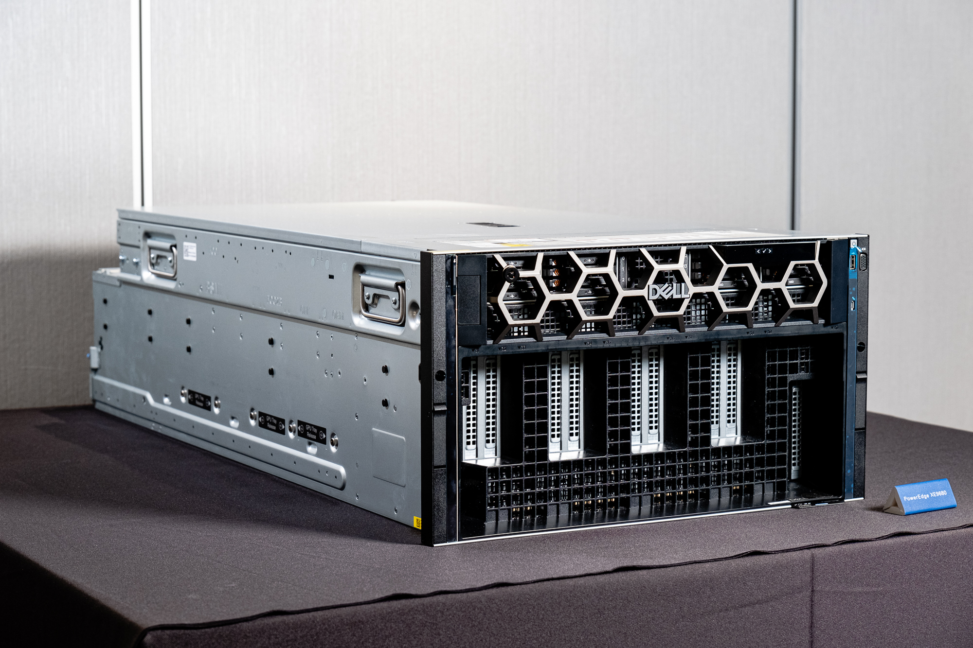 Hardware Attitude - Façade Poweredge 2600 Rack - 1M303 Hardware Attitude - Façade Poweredge 2600 Rack - 1M303