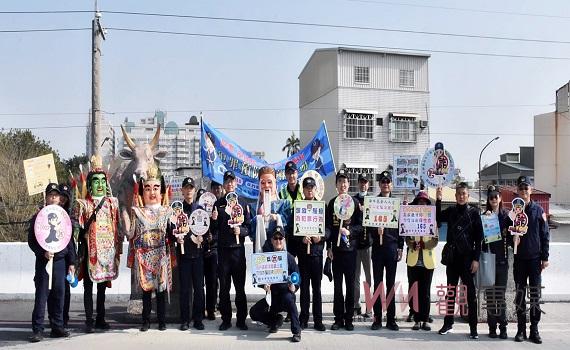 北港警反詐騙遊行 三太子、土地公逗陣宣導反詐騙3守則、3步驟