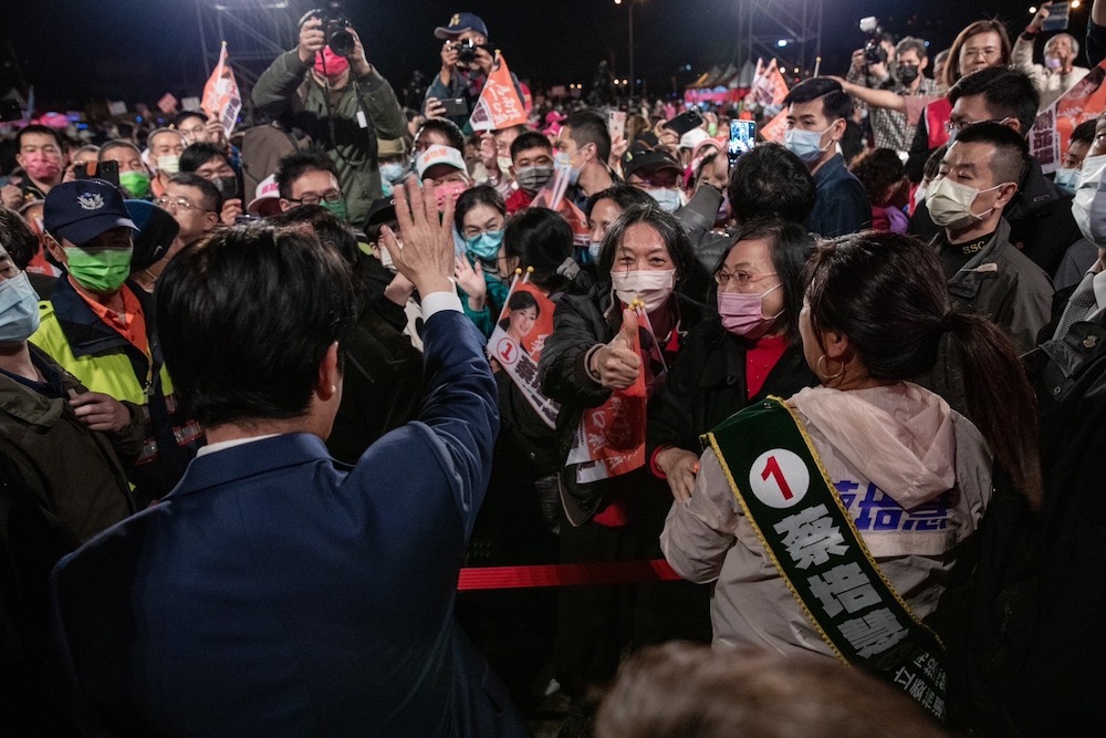 【南投選後分析2-1】蔡培慧勝選預期內 賴清德總統之路黨內無敵手 78 南投立委補選民進黨的選前之夜,副總統暨民進黨主席賴清德、民進黨籍候選人蔡培慧一起與民眾互動。