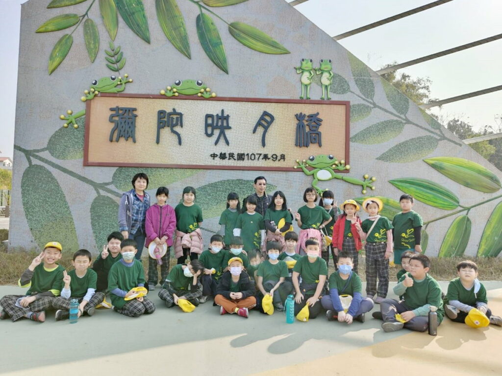 興安國小賞花同時也認識八掌溪生態人文