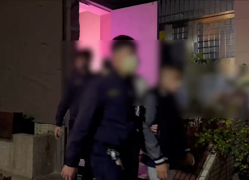 情色養生館藏身商辦大樓 網路清涼照攬客半套性交易 76 3214567 1