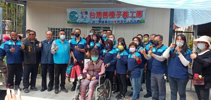 台灣善種子義工團 助信義鄉民眾重建家園