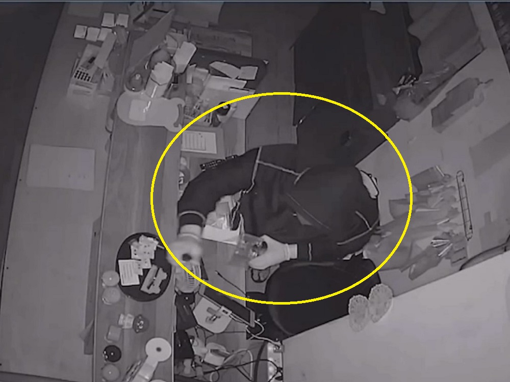 暗夜潛入餐廳行竊 得手150元警秒認出嫌犯逮人 74 6547