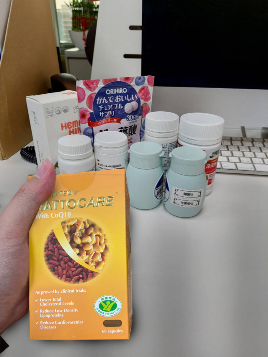 消費者在購買保健食品前可以透過產品是否有「小綠人標章」,來確保產品的安全性。(圖/業者提供)