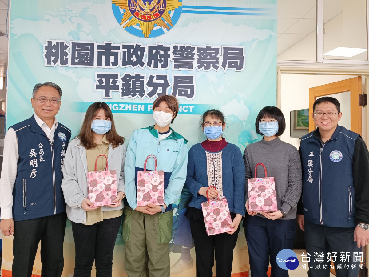桃市警局慶祝婦女節,獻禮關懷警政女性員工。