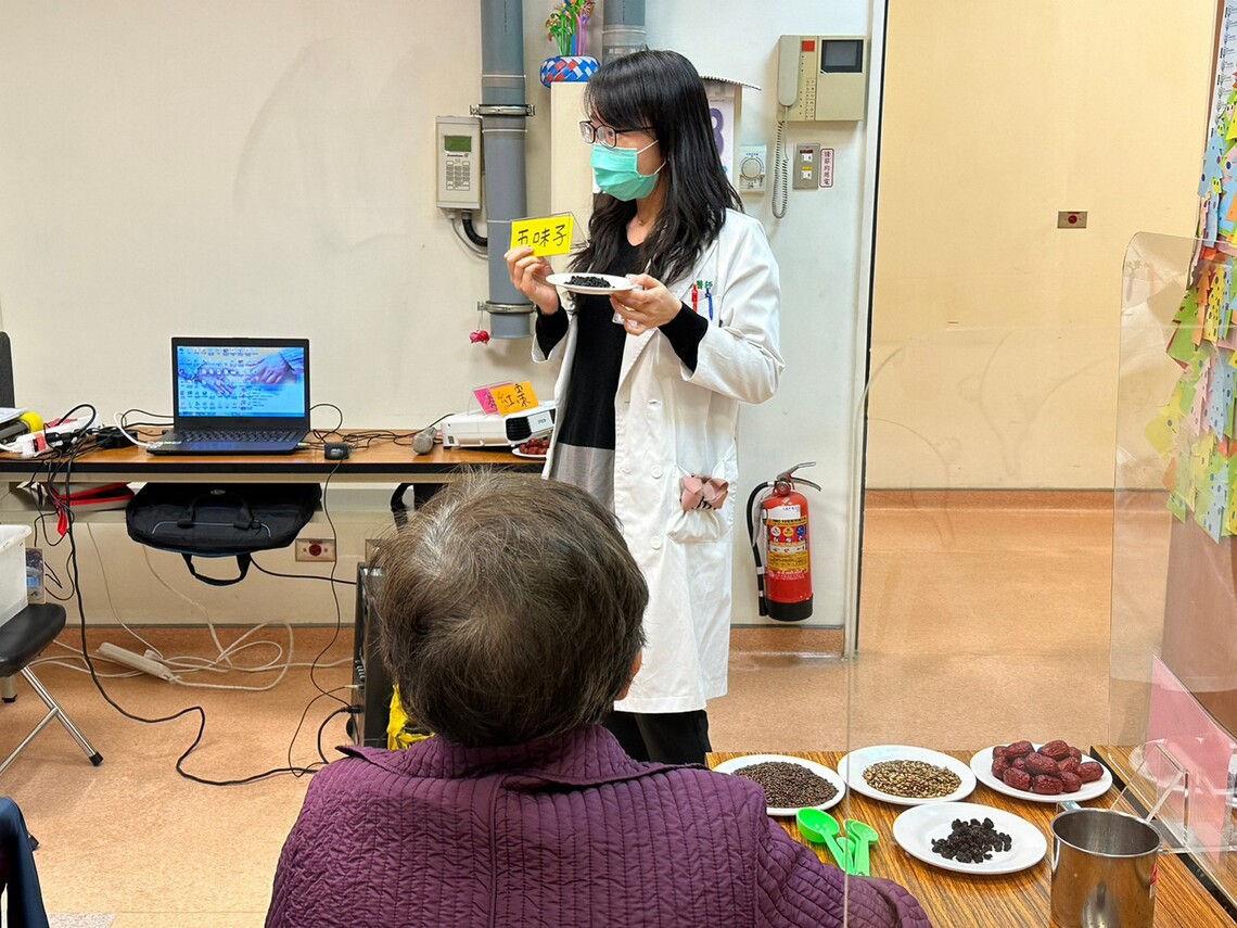臺中慈濟記憶保養班長輩奉茶 纖體舒壓茶慶婦女節