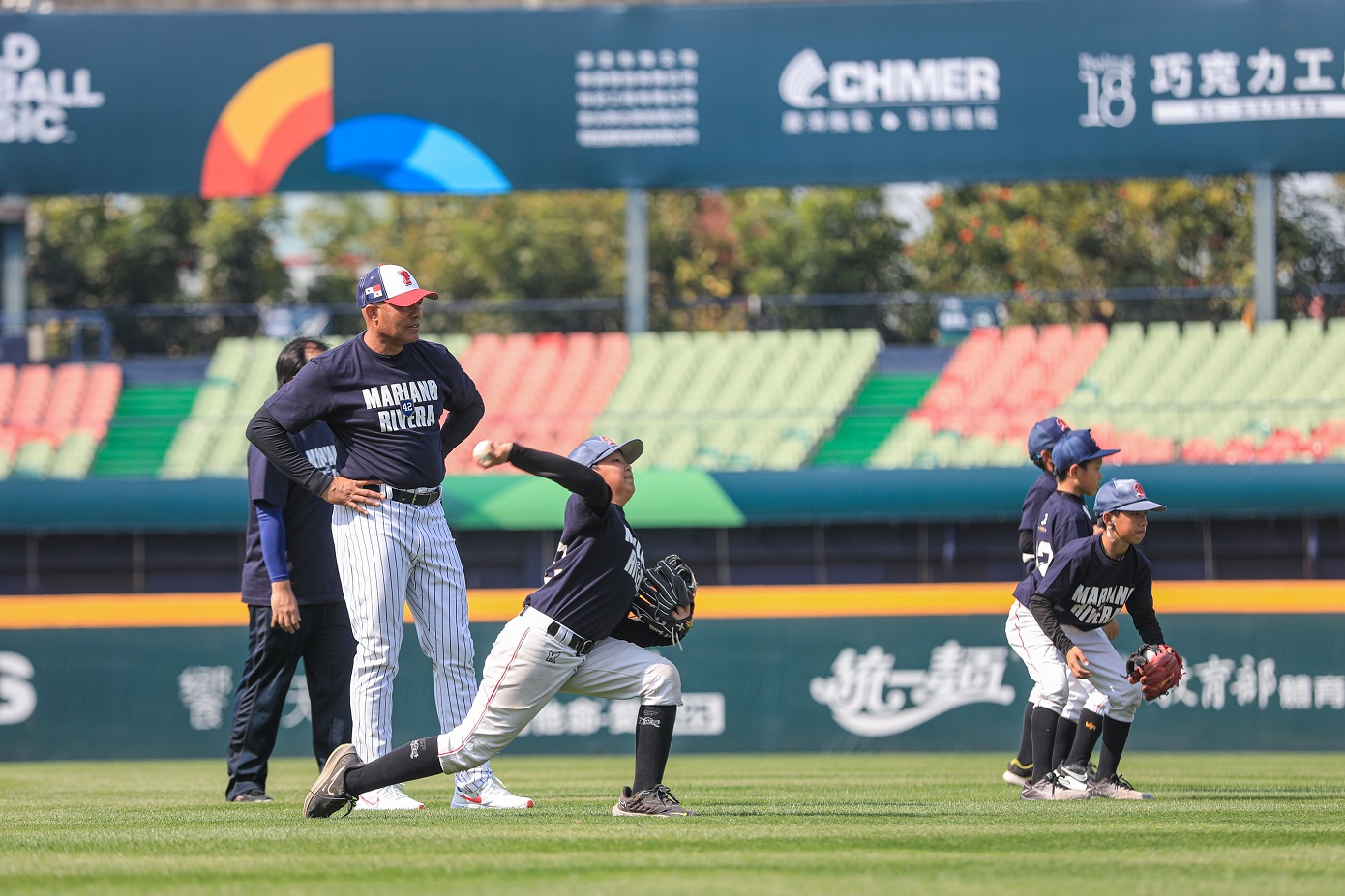 MLB傳奇球星李維拉台中授技 盧市長:培育未來球星! MLB傳奇球星李維拉台中授技 盧市長:培育未來球星!