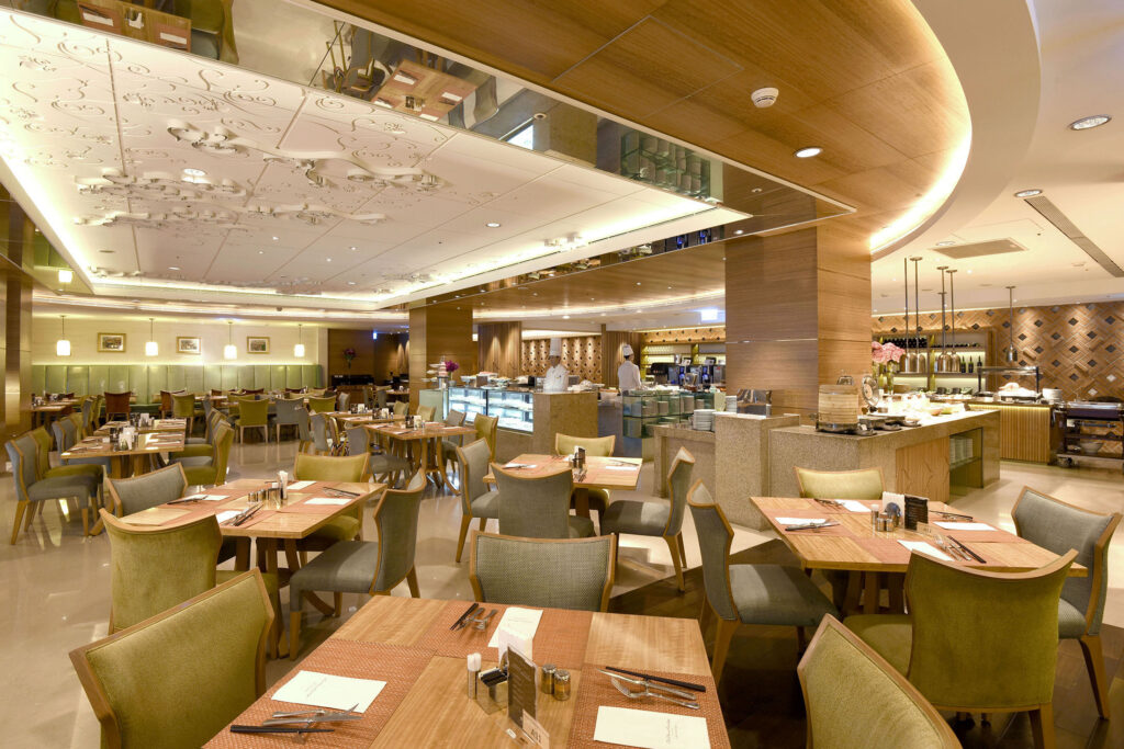 大倉久和大飯店2F歐風館自助餐廳。