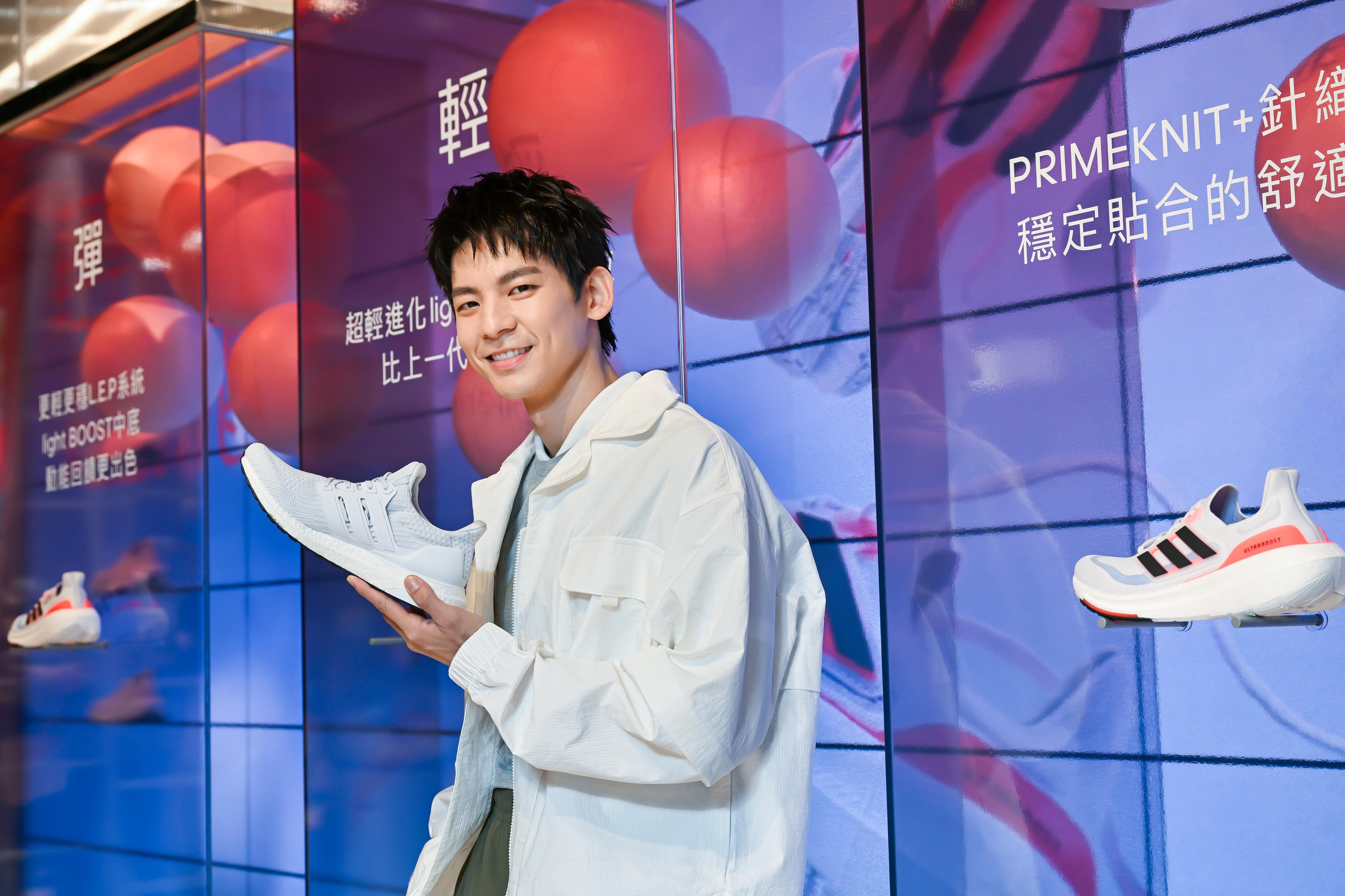林柏宏分享自己很喜歡adidas Ultraboost DNA鞋款的外型,很適合日常休閒穿搭