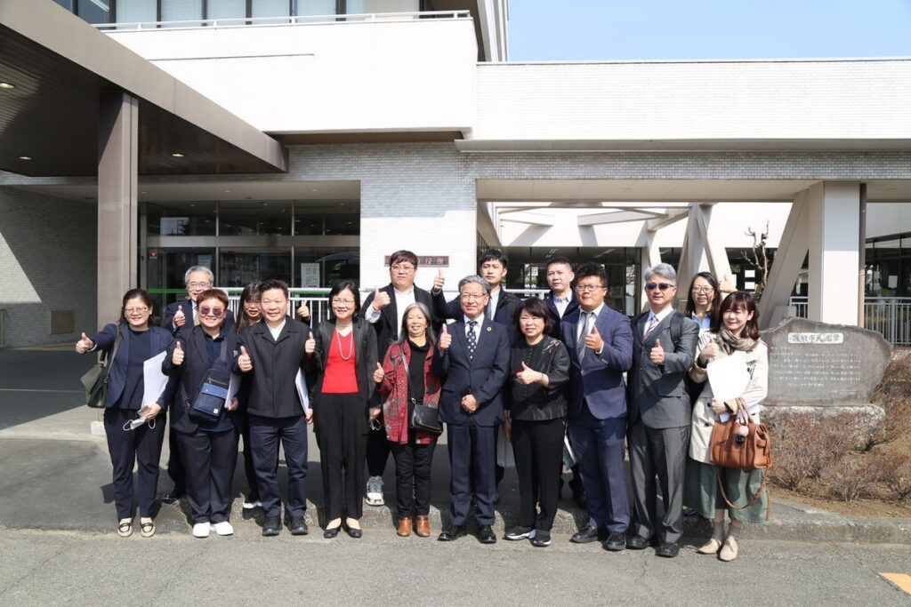 黃敏惠市長與產業代表於飯能市合影