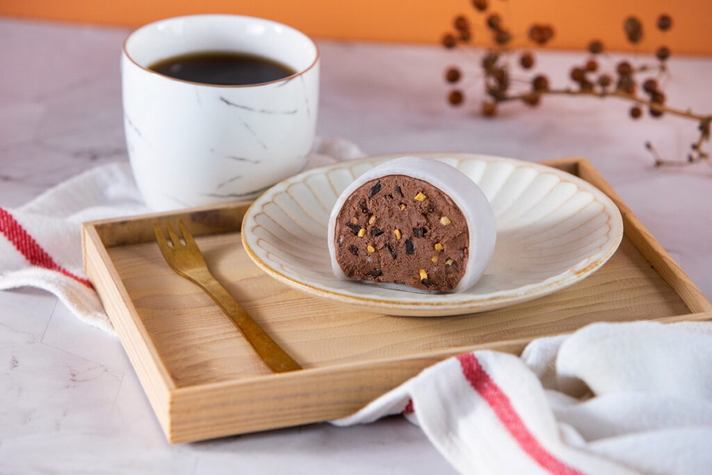 桂冠冰菓室「巧克榛果碎片冰淇淋大福」產品照