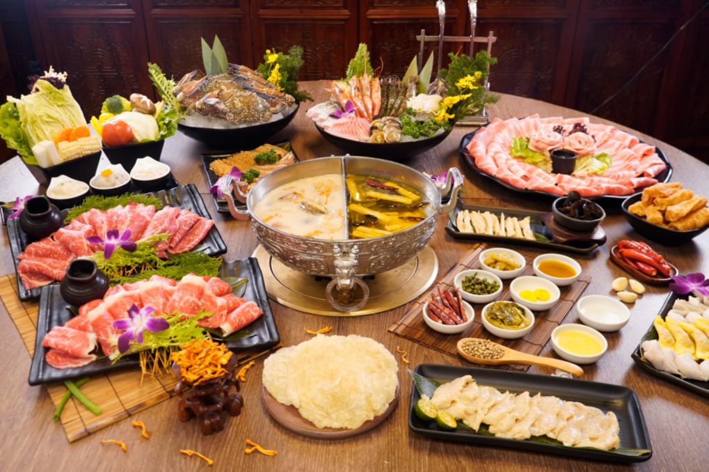 問鼎宮廷火鍋-期間限定「花膠鮑魚干貝雞鍋」、「溜溜酸菜魚鍋」