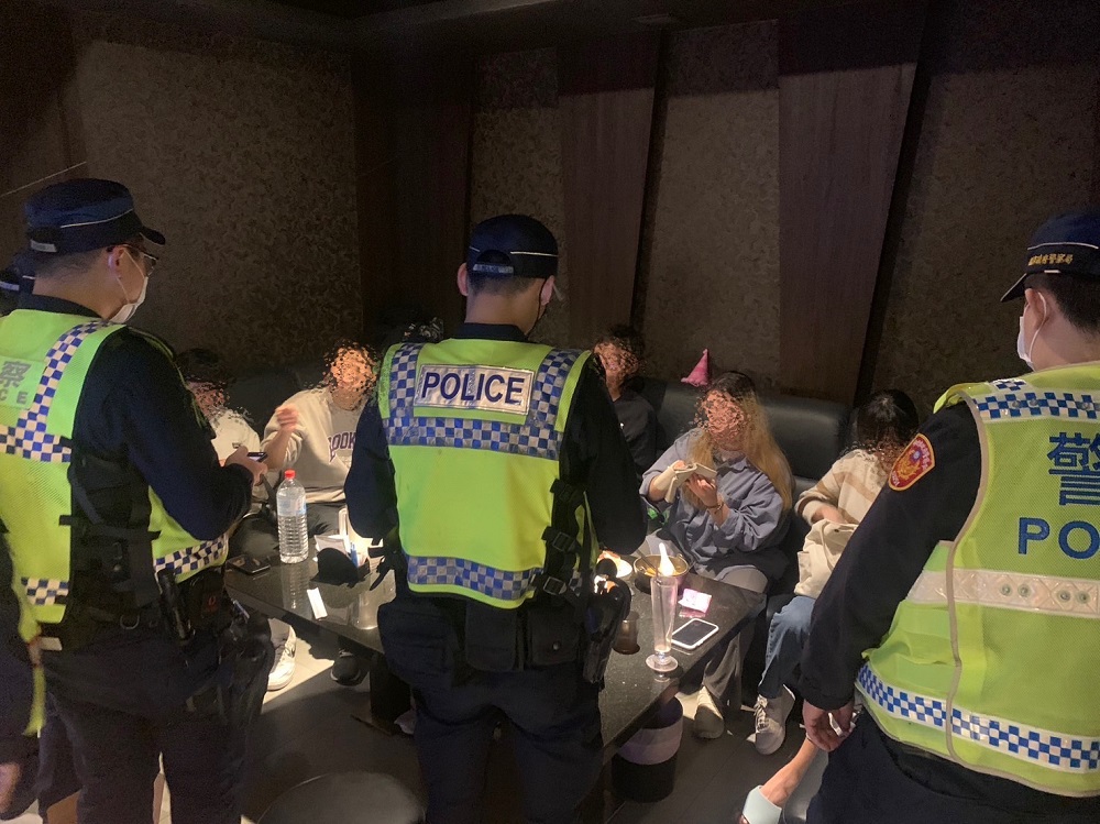 連夜封城掃蕩 新北動員近500警力臨檢132易滋事熱點 101 S 15032528