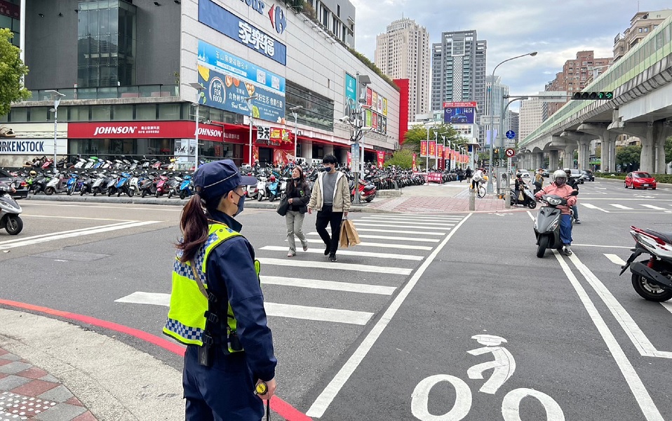 ▲ 中市警局自3月13日執行為期2週「行人正義大執法」專案          (圖/台中市警察局 提供)