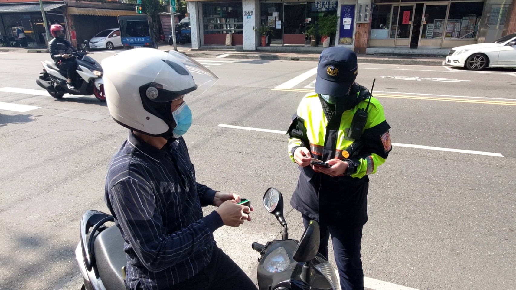 樹林警路權大執法。(記者徐煜勝翻攝)