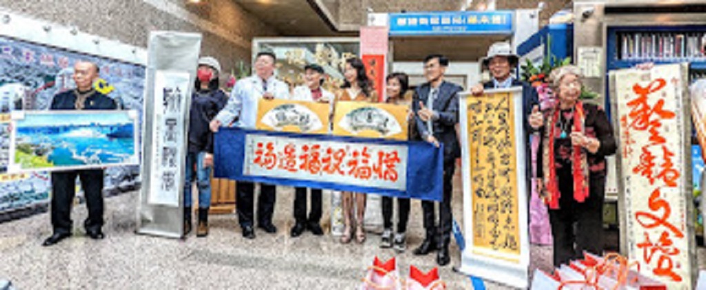 第三屆《守護地球》國際藝術家大展SOLO 林品陞 個展重要貴賓合影。(圖/記者江雁武翻攝)