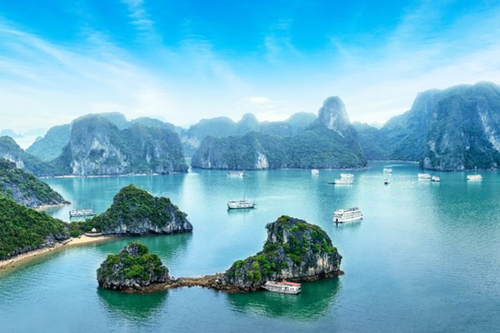 北越海上桂林奇景-下龍灣。 圖:喜鴻假期/提供