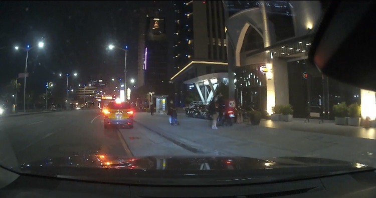 孕婦臨盆陷車陣警急開道速抵院助順產