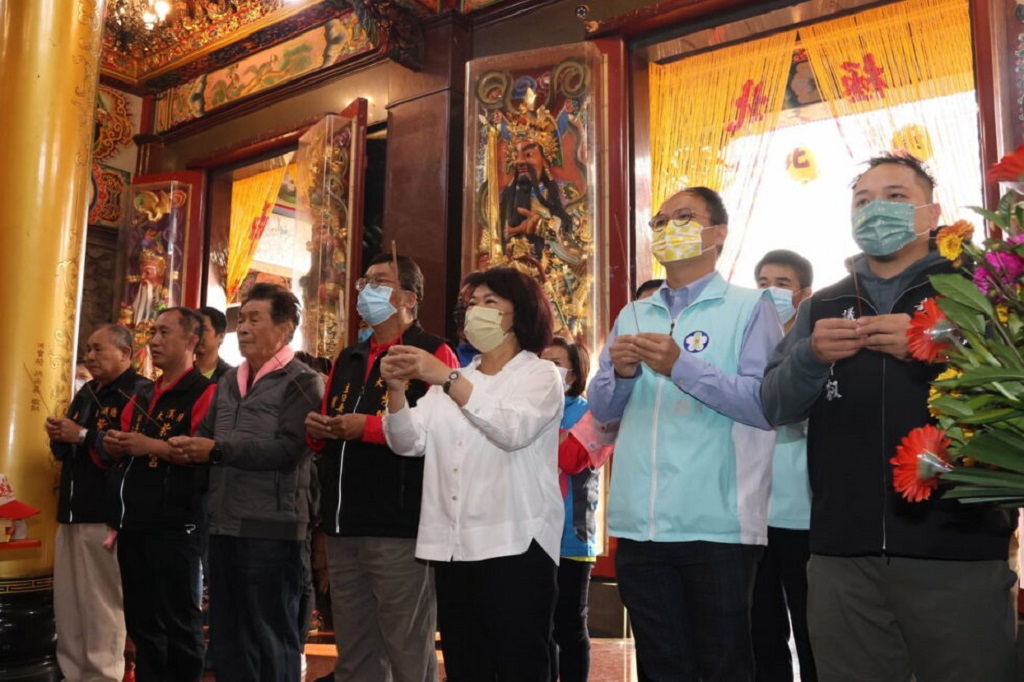 嘉義市長黃敏惠親臨祈求風調雨順、國泰民安。(圖/記者林㤈輝翻攝)