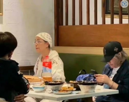 青春回來了!周星馳合體石榴姐聚餐 粉絲狂敲碗:要拍電影了?