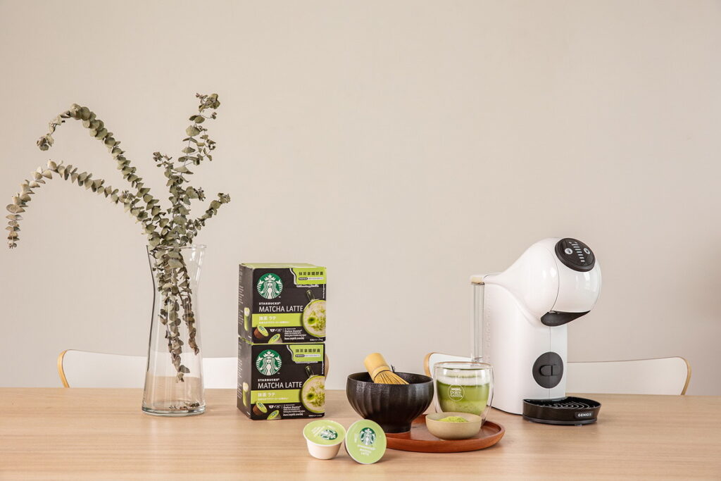 抹茶季開跑!季節限定新品「星巴克®抹茶拿鐵膠囊」適用雀巢多趣酷思膠囊咖啡機。