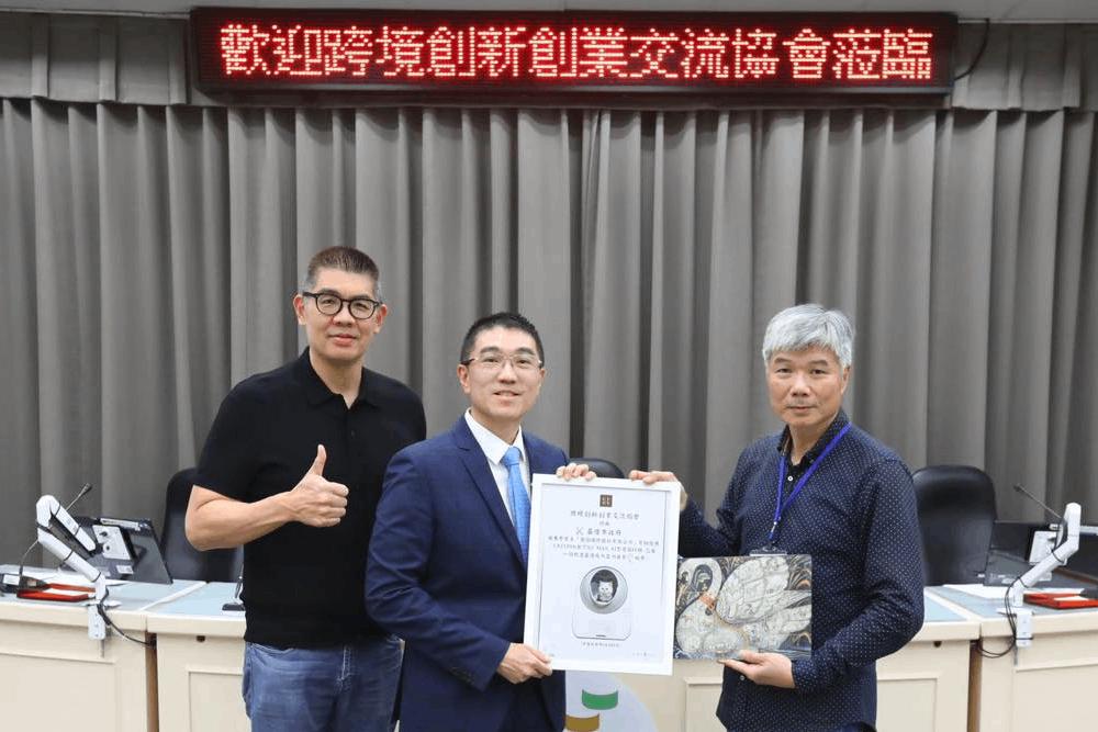 連勝文偕跨境創新協會造訪 謝國樑:共創基隆創業環境 84 連勝文與謝國樑合照