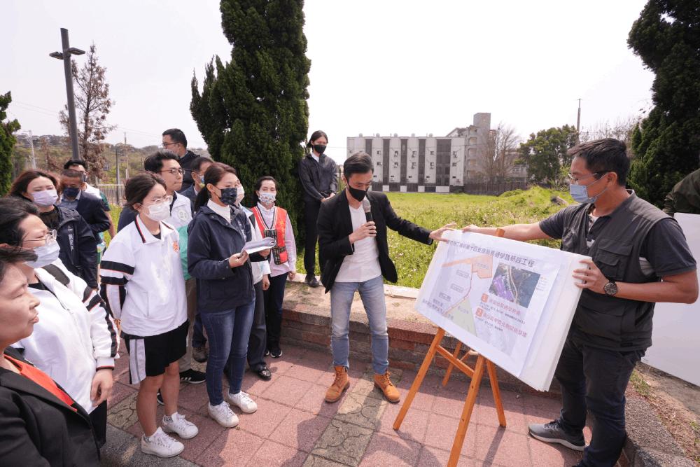 人車爭道超危險!高虹安建簡易步道 車站到香山高中3分鐘 66 香山高中學生以後上下學更便捷